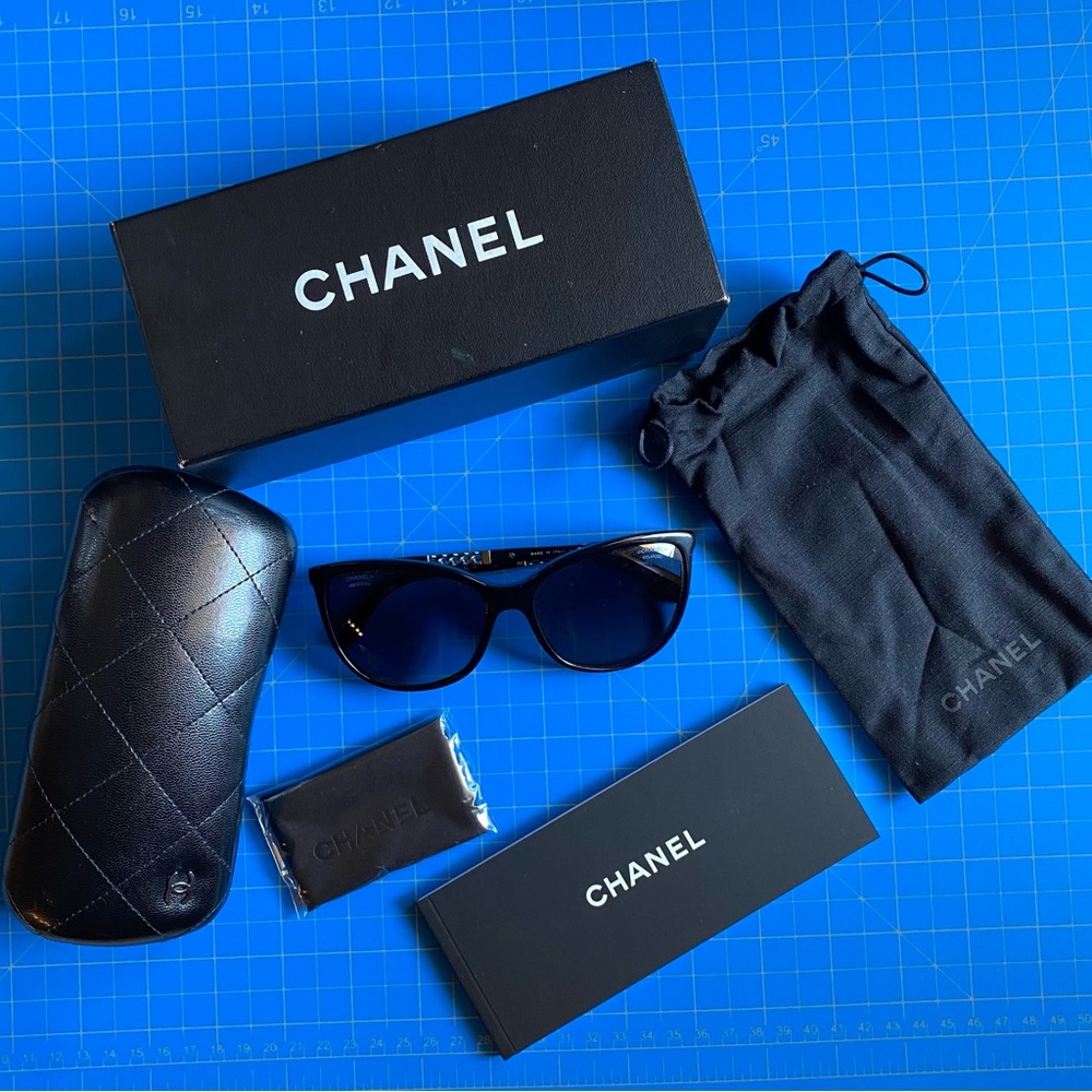 CHANEL Chain Sunglasses